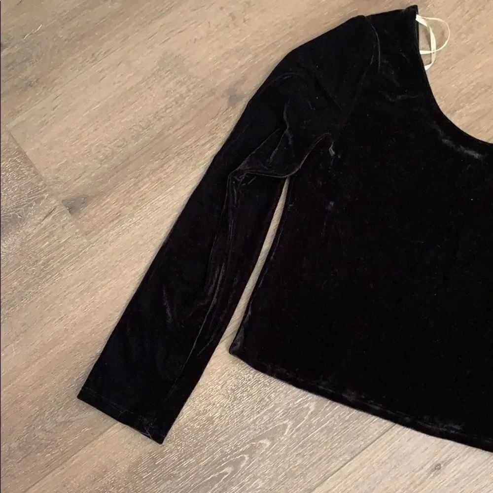 Black Crop Top  - Picture 3 of 6